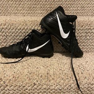 Nike Alpha Menace Pro football cleats